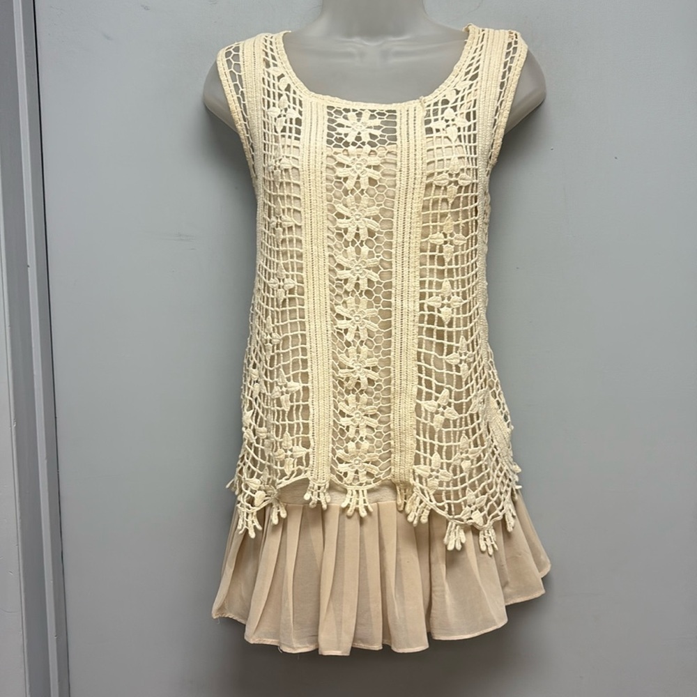 Mystree Crochet Lace Tank Top with Chiffon Hem – Size Small